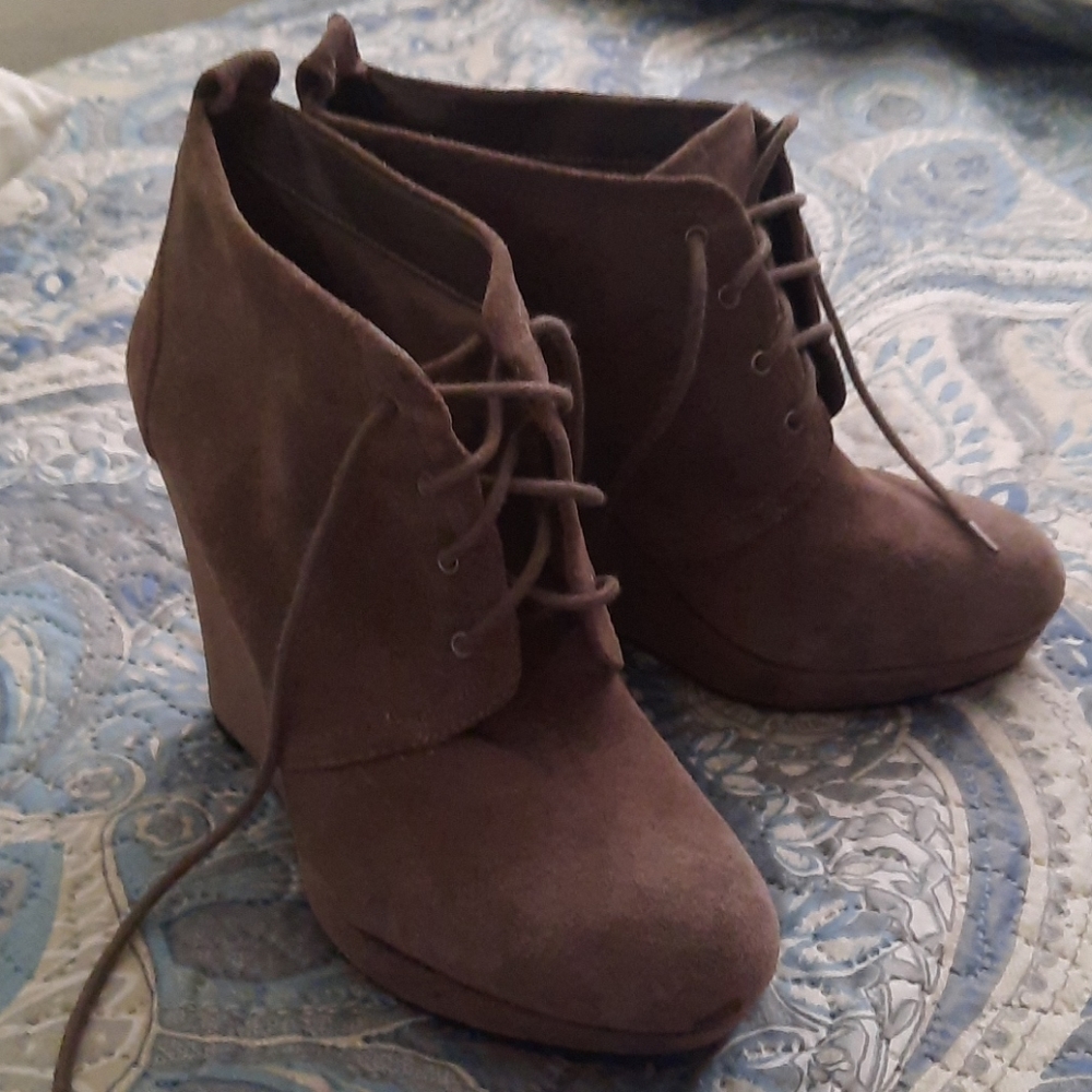 Jessica Sipson hell shoes